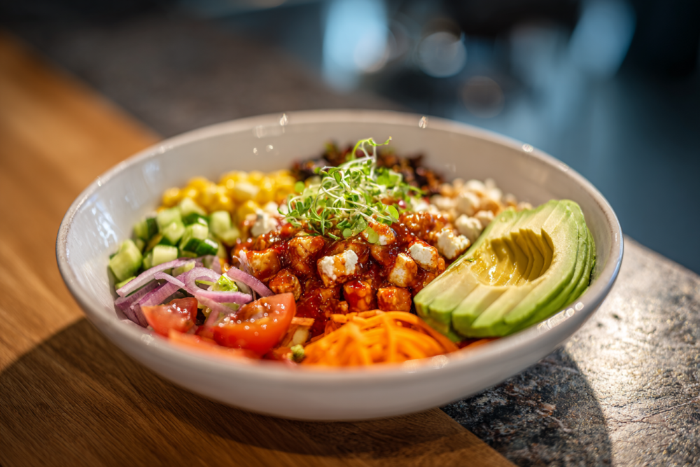Deine Protein-Powerbowl: Cremiger Hüttenkäse, so vielseitig wie du!
