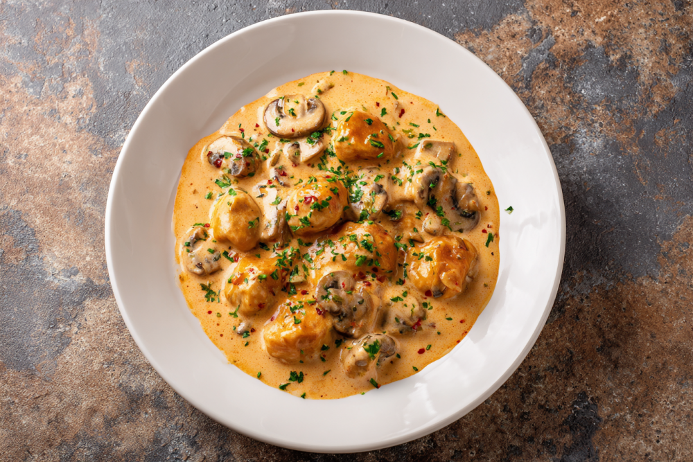 Hearty Vegetarian Paprikash: A Creamy Mushroom Dream