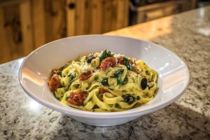Mediterranean Fettuccine with Spinach & Olives