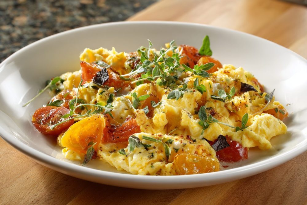 Mediterranean Mornings: Fluffy Scrambled Eggs with Sun-Kissed Veggies & Aromatic Herbs
