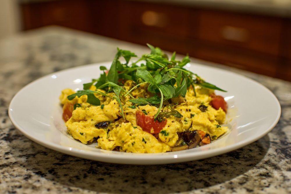 Mediterranean Mornings: Fluffy Scrambled Eggs with Sun-Kissed Veggies & Aromatic Herbs