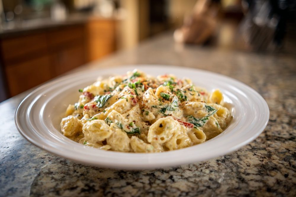 Skillet Creamy Cottage Cheese Pasta with Spinach: Your 25-Minute High-Protein Weeknight Wonder