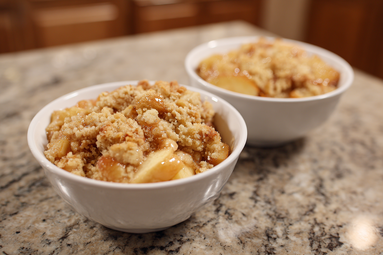 Warm Apple Crumble: Your Go-To Dessert for Cozy Nights