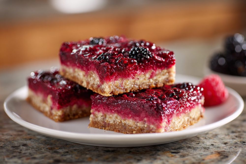 Wholesome Berry & Oat Bars: Your New Favorite Grab-and-Go Treat