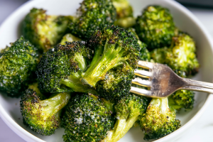Air Fryer Broccoli (So Crispy!)